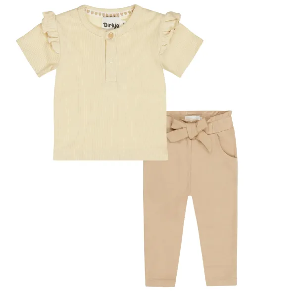 Shirt_Zand_en_Joggingbroek_Beige