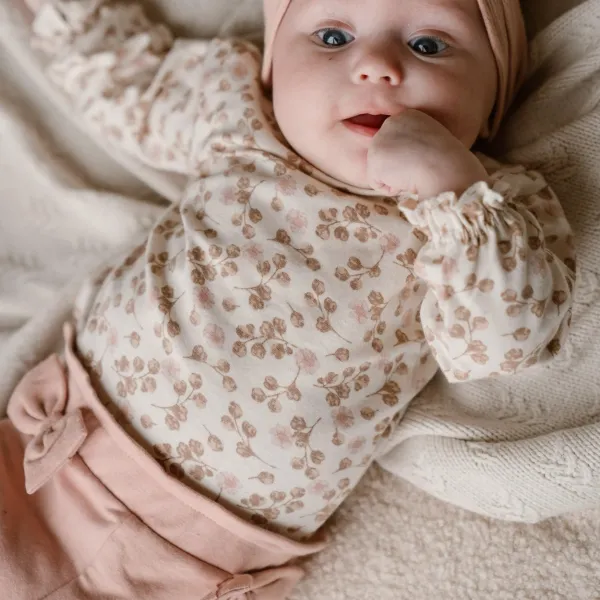 Shirtje_Broekje_met_Haarbandje_Roze_Organic_cotton