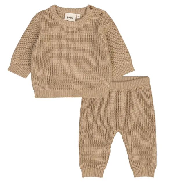 Trui_en_broek_gebreid_roze