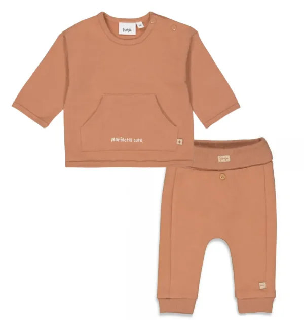 Unisex_Sweater_en_Broekje_Hazelnoot