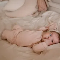 Broek__Shirt_en_Mutsje_organic_cotton_Light_Dusty_Pink_4