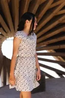 Jurk_met_bloemetjes_Creme