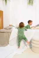 Pyjama_Puck_Green_Space_2