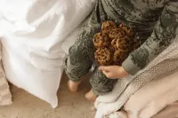 Pyjama_Puck_Green_animal_1