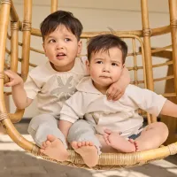 Shirt_Off_White_en_Joggingbroek_Soft_Sage_4