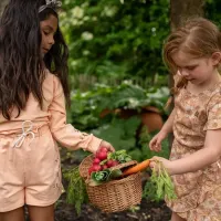 Sweater_met_borduursel_Peach_2