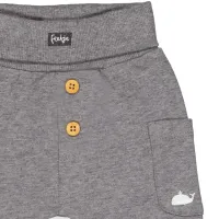 Tiny_Pirate_T_shirt_Off_White_en_Broek_Grijs_4