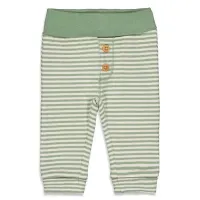Welcome_To_Earth_Shirt_Off_White_en_Broek_Green_5