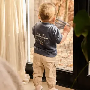 Sweater_Steal_Blue_en_Joggingbroek_Cargo_Loose_Fit_Sand